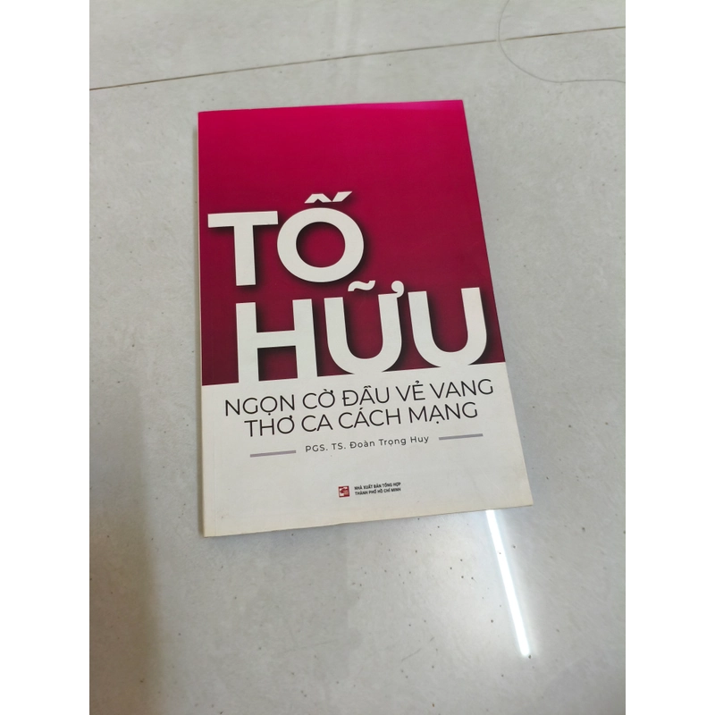 Ngọn cờ đầu vẻ vang thơ ca cách mạng 443725