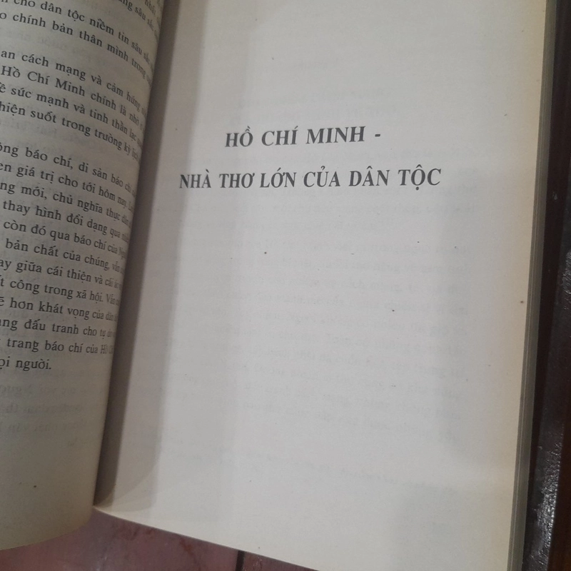 Hà Minh Đức - SỰ NGHIỆP BÁO CHÍ VÀ VĂN HỌC CỦA HỒ CHÍ MINH 541733