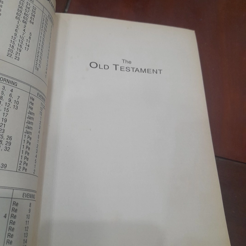 HOLY BIBLE (Old and New Testaments) 527361
