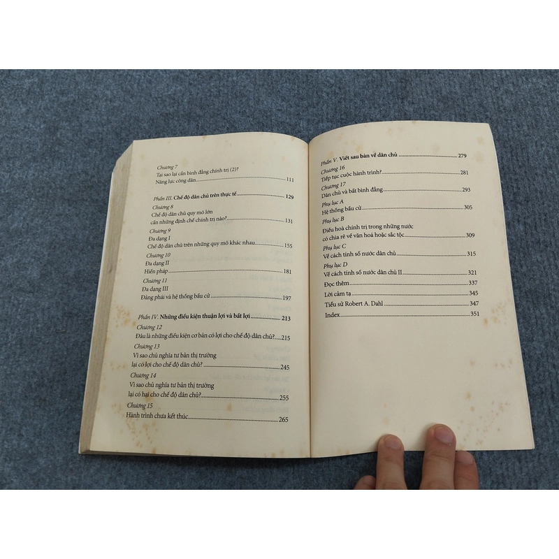 BÀN VỀ DÂN CHỦ - ROBERT A. DAHL 494519