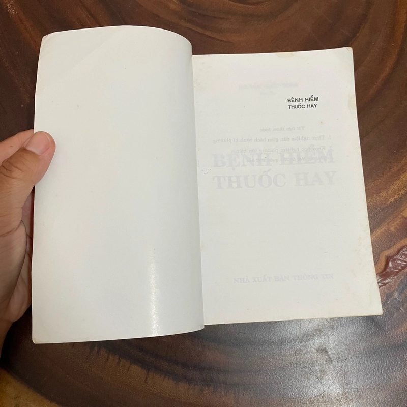 II Tựa sách: Bệnh Hiểm Thuốc Hay - Nguyễn Quốc Đoan - 1992 443414