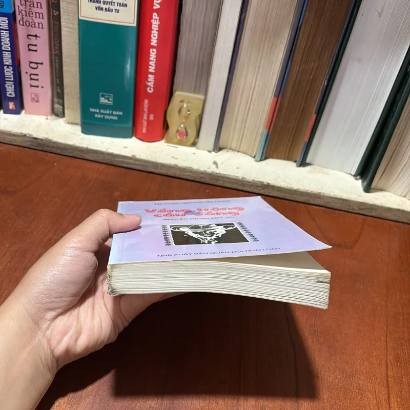 II Tập Truyện Ngắn Châu Mỹ La Tinh: Vầng Trăng Cầu Vồng - Nguyễn Trung Đức (Dịch) - 2001 786571