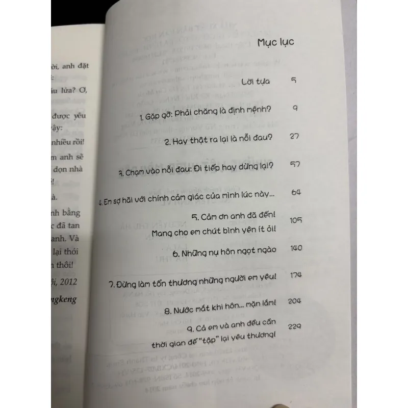 Những vết xước màu rêu 797653