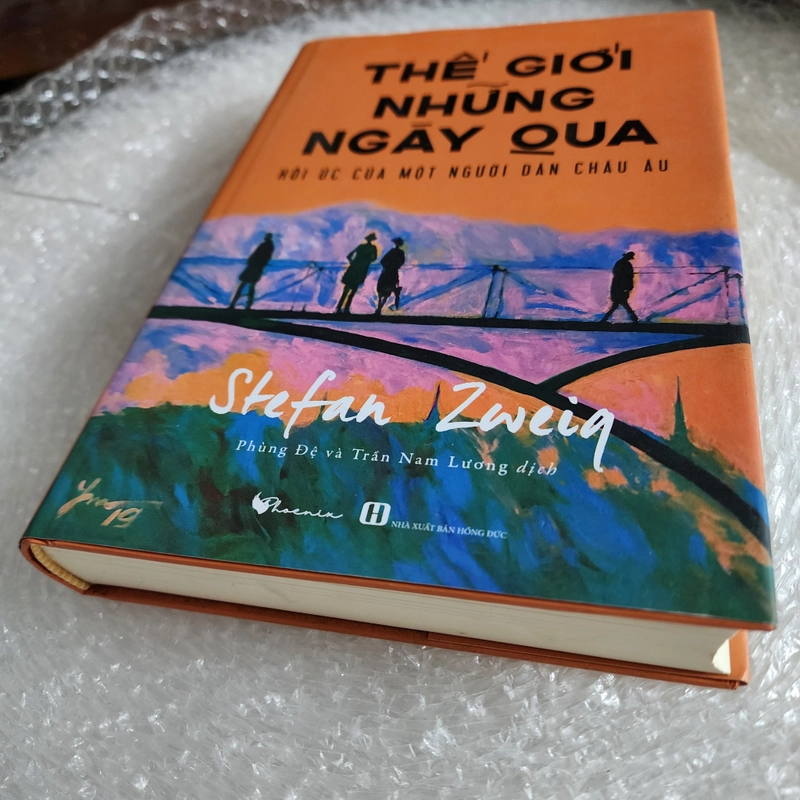 Thế giới những ngày qua | bìa cứng giới hạn  418367