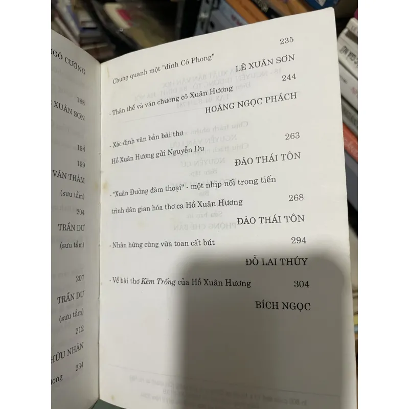 Thơ Hồ Xuân Hương- thơ và đời  1042697