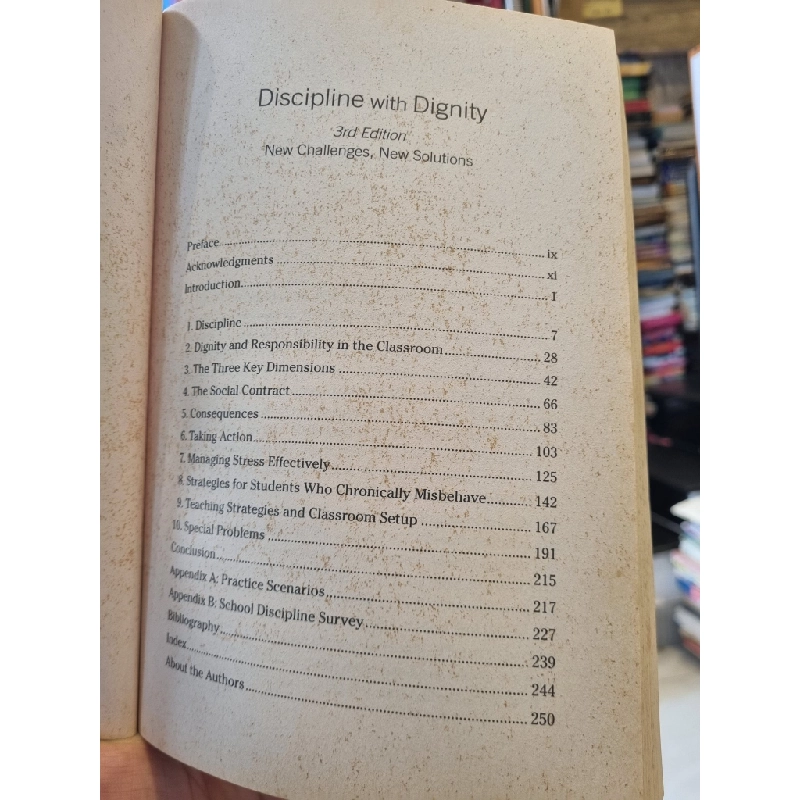 DISCIPLINE WITH DIGNITY : New Challenges, New Solutions - Richard L. Curwin, Allen N. Mendler, Brian D. Mendler 320729