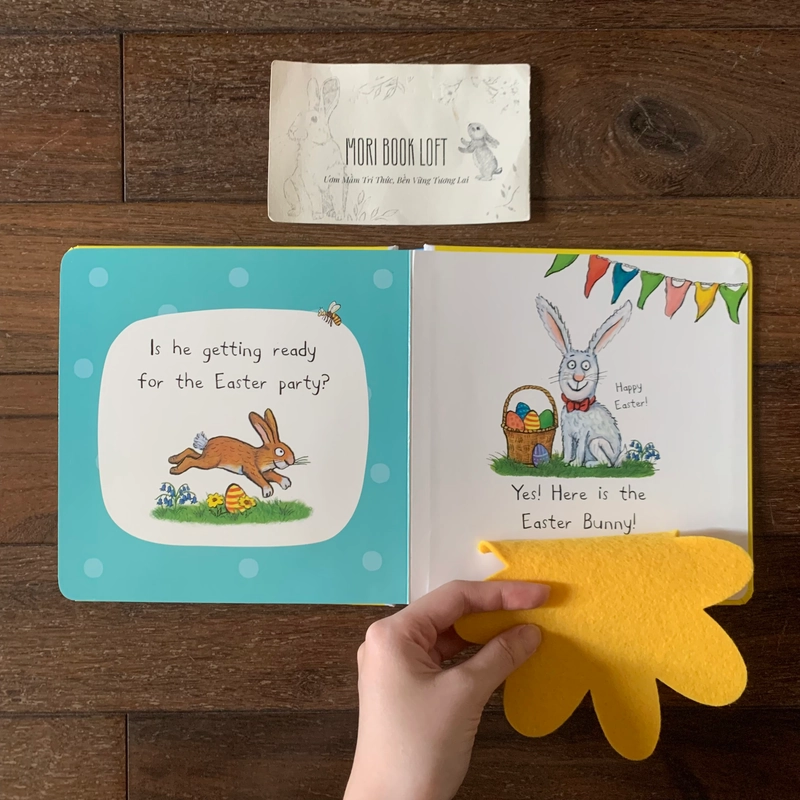 Sách ngoại văn Can You Find The Easter Bunny? – Sách lật mở miếng vải, Used, Board Book 540727