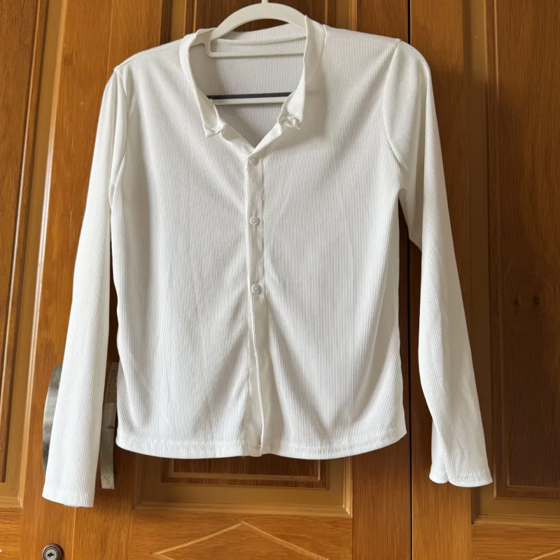 Áo thun- áo sơ mi- áo khoác- quần short 1019970