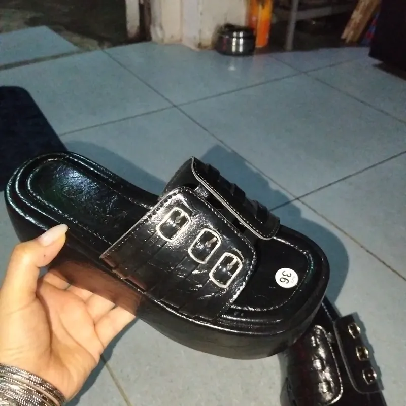 Tiếng Anh nên mình k biết đọc ghi gọn là Việt Nam  706425