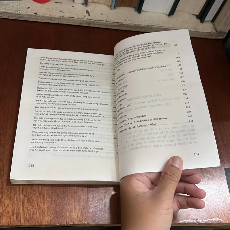 II Hỏi Đáp Về Lịch Sử: Đảng Cộng Sản Việt Nam - Đinh Văn Liên, Phạm Ngọc Bích - 2000 602611