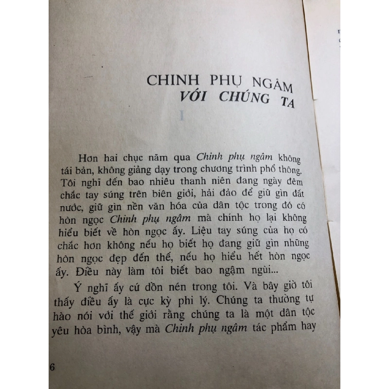 Cánh diều và mặt đất 1995 phê bình tiểu luận mới 60% ố bẩn Đinh Quang Tốn HPB0906 SÁCH VĂN HỌC 915896
