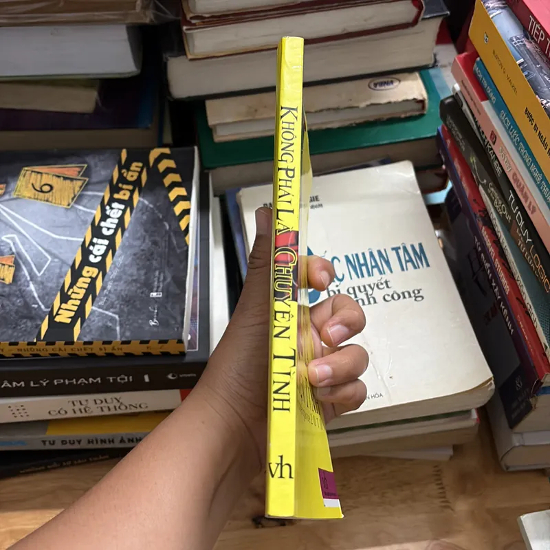 II Truyện Ngắn Trẻ 2010: Không Phải Là Chuyện Tình - Nguyễn Anh Vũ (Tuyển Chọn) - 2011 698127