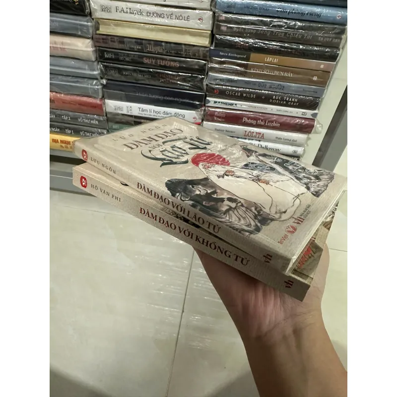 Combo 2 quyển Đàm đạo với Khổng Tử & Đàm đạo với Lão Tử - Hồ Văn Phi, Lưu Ngôn (Bìa mềm) 568303