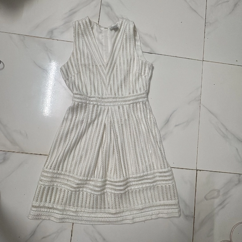 Đầm dạo phố size S màu trắng kem đã qua sữ dụng  448575