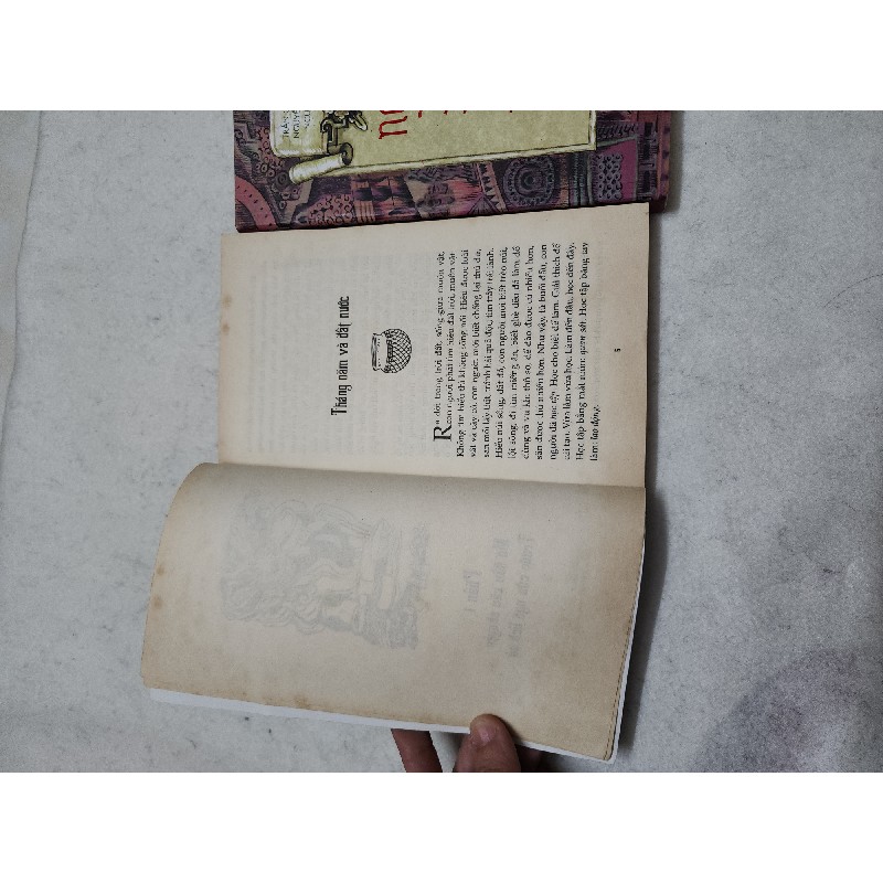 Sách "Nghìn xưa văn hiến". 25512