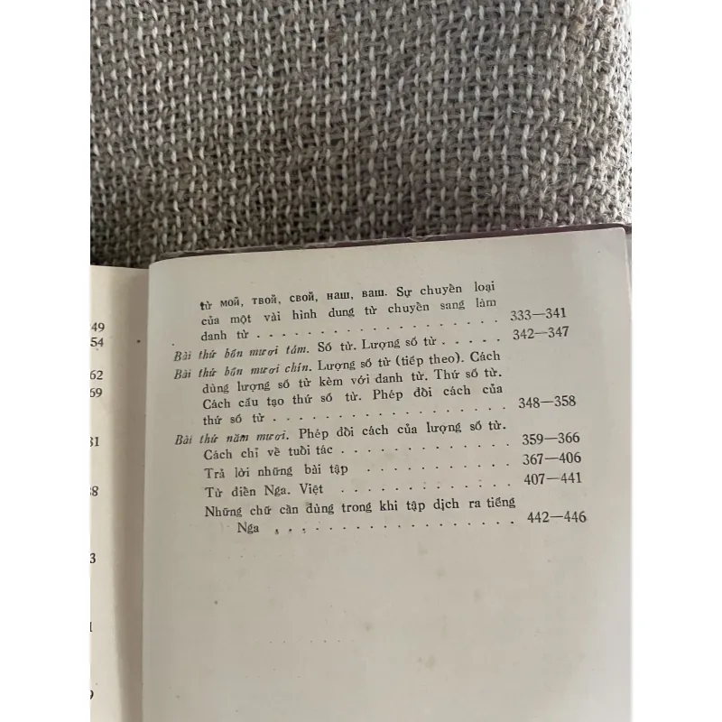 Sách dạy tiếng Nga 2 tập , in tại Nga; khổ lớn; khoảng 900 trang  1024542