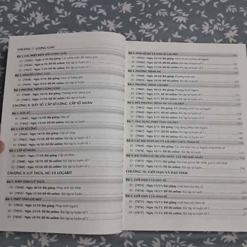 Sách ôn thi đánh giá năng lực - Tổng ôn Toán học và xử lý số liệu 697257