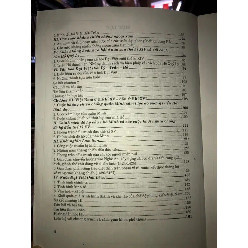 Lịch sử Việt Nam từ thế kỷ X đến 1858 - Trương Hữu Quýnh - Đào Tố Uyên - Phạm Văn Hùng 735456