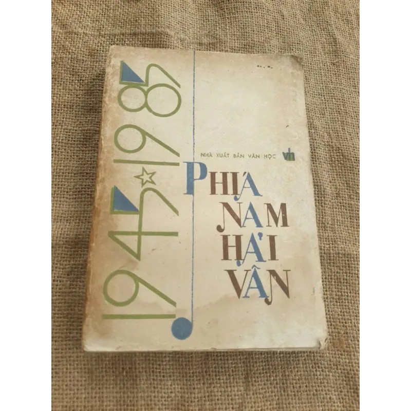 Tập văn 1946-1985; khổ lớn; Phía Nam Hải Vân  973481