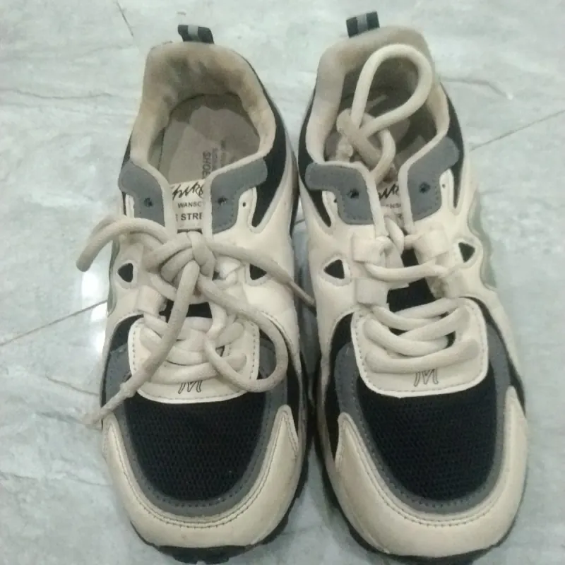 Giày thể thao chữ M  948751