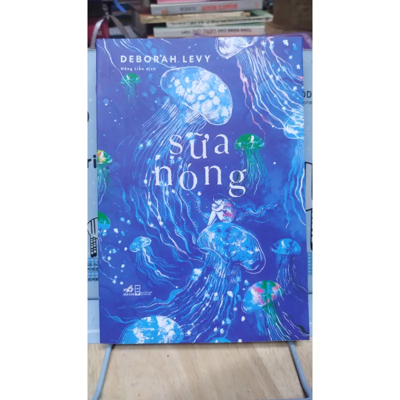 Sách -  Sữa nóng - TG Deborah Levy 1031994