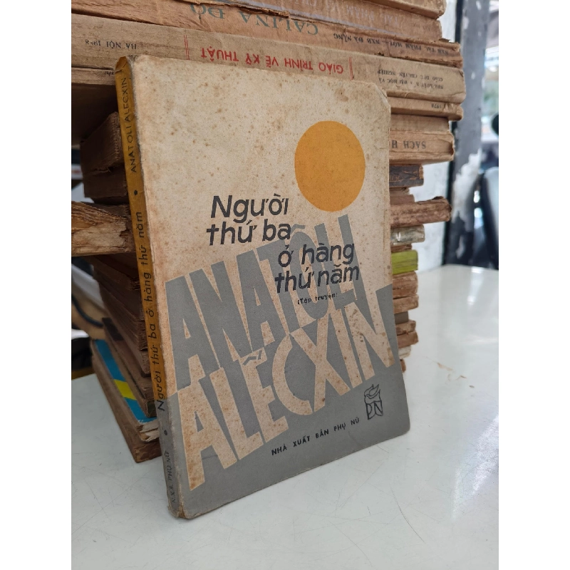 Người thứ ba ở hàng thứ năm - Anatôli Alếcxin 1026885