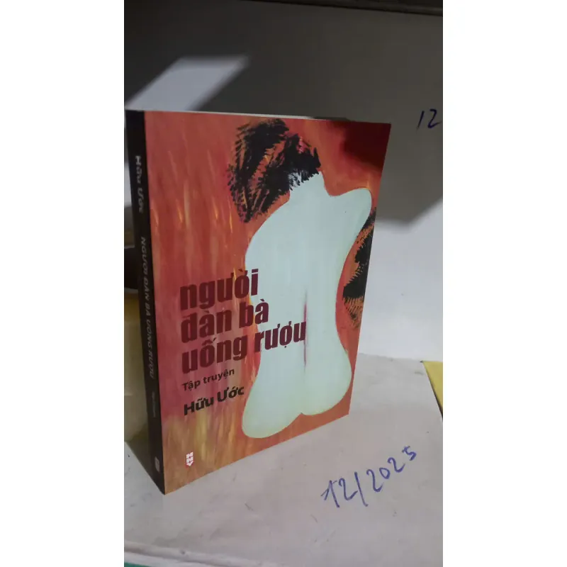 người đàn bà uống rượu 745556