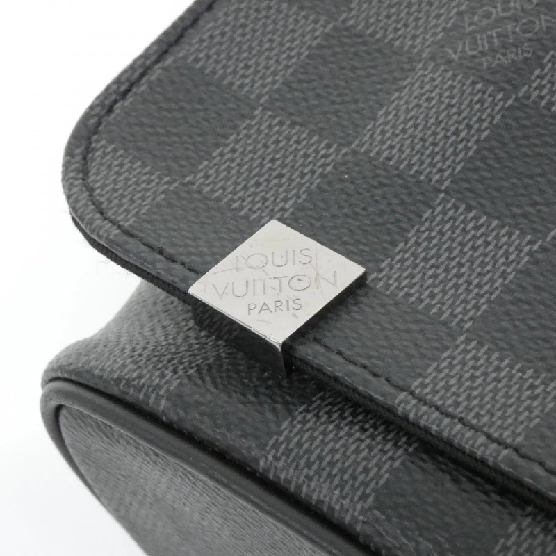 Túi đeo vai Louis Vuitton Damier Graphite District PM N41028 - Hàng hiệu Chính hãng 768717