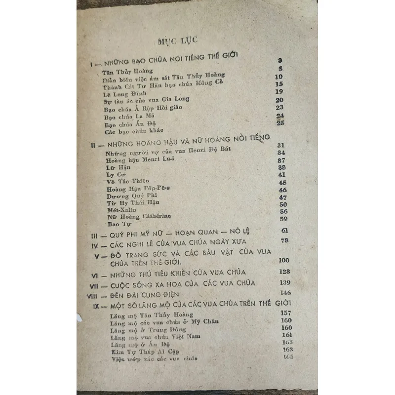 [Tủ sách Sông Hương 1988]
-
NGAI VÀNG XƯƠNG MÁU 713112