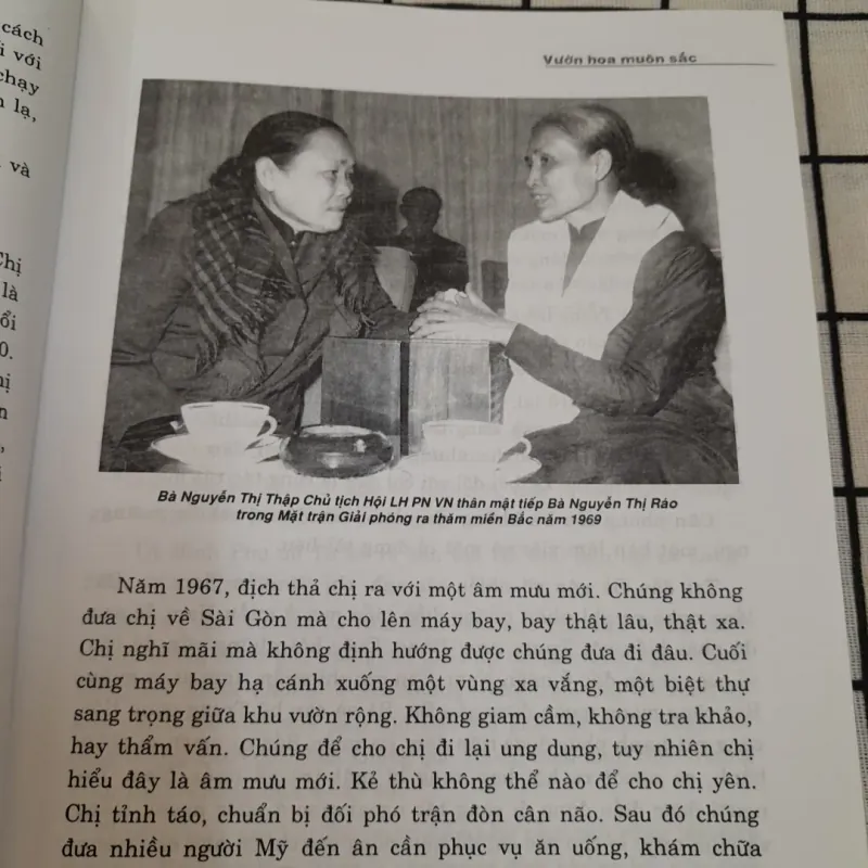 KÝ ỨC NHƯ HUYỀN THOẠI tập 2. Trung ương Hội Liên Hiệp Phụ Nữ. Năm 2006 576461