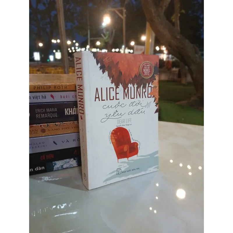 CUỘC ĐỜI YÊU DẤU - ALICE MUNRO (Nguyễn Đức Tùng dịch) 1032938