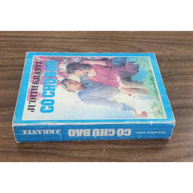 Tiểu thuyết CÔ CHỦ BÁO - Judith Krantz (486 trang) 716895