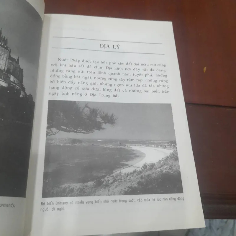 Đối thoại với các nền văn hóa: PHÁP 1032250