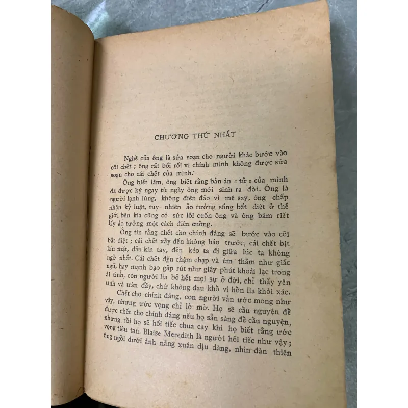 TRONG VÀ NGOÀI TÌNH YÊU - VŨ ĐÌNH LƯU (NGƯỜI DỊCH) 931097