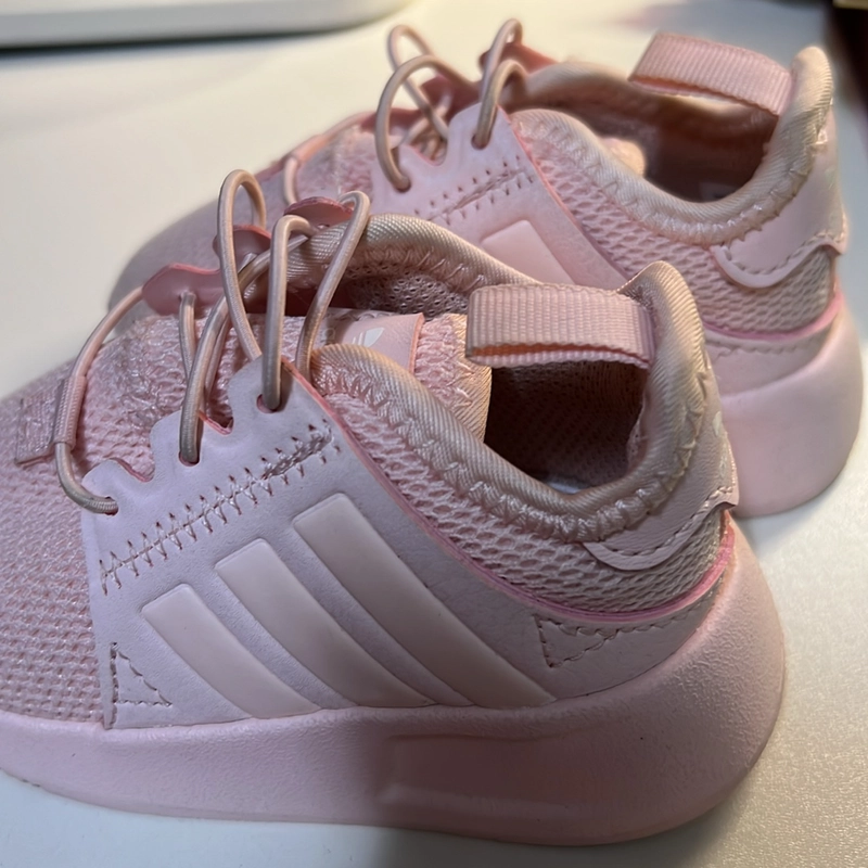 Giày Adidas bé gái,size 19 màu hồng siêu xinh, êm chân dành cho bé từ 9-18tháng 518779