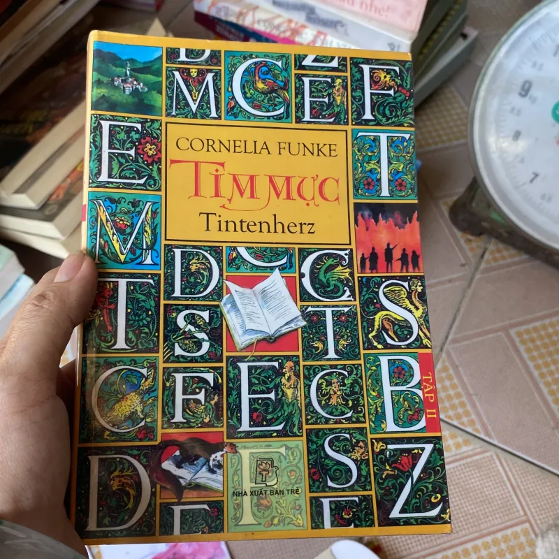 Tim Mực" (Inkheart) của tác giả Cornelia Funke.  Tap2 790887