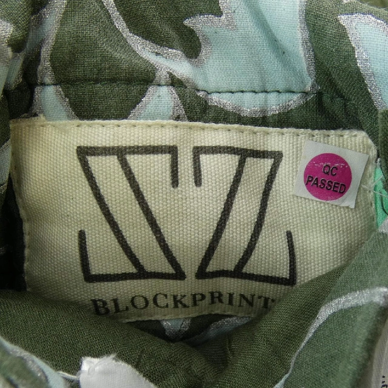 【Khuyến mãi】Áo khoác BLOCKPRINTS 637889