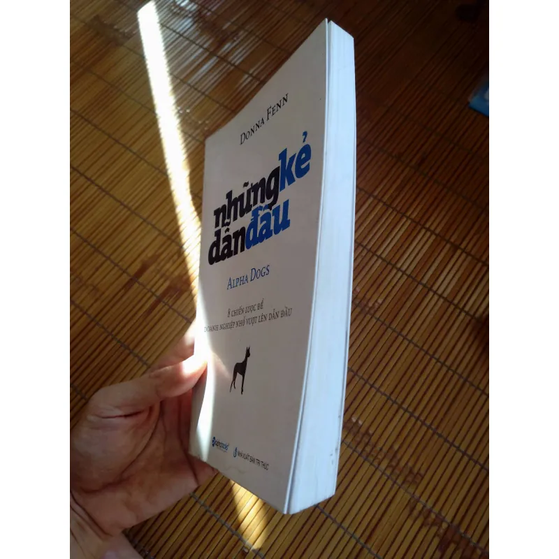 Những kẻ dẫn đầu (Alpha Dogs) - Donna Fenn 695250