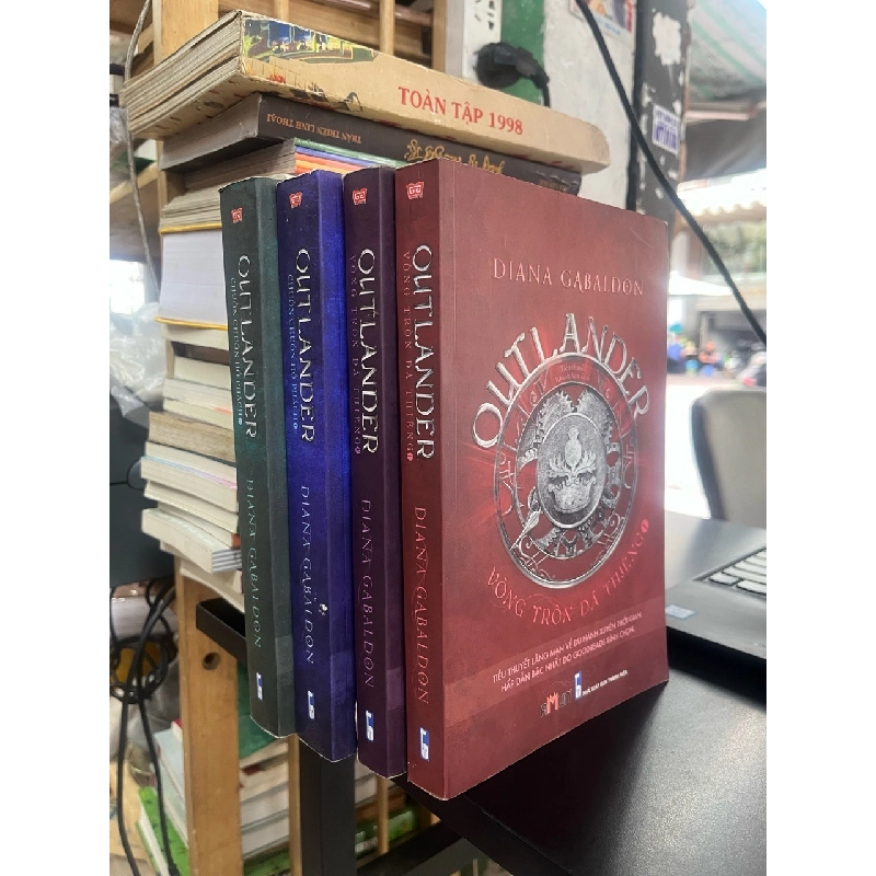 Out Lander - Diana Gabaldon 548364