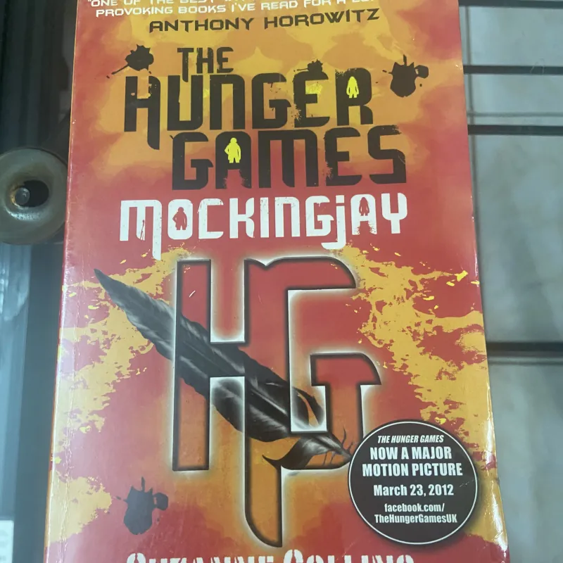 The Hunger Games Mockingjay - Suzanne Collins  1017574