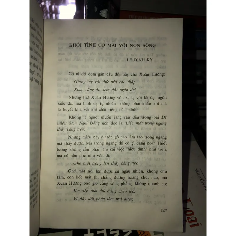 Hồ Xuân Hương thơ và đời  1001130