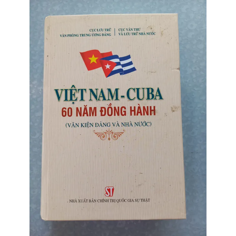 Sách: Việt Nam - Cuba 60 năm đồng hành  935358