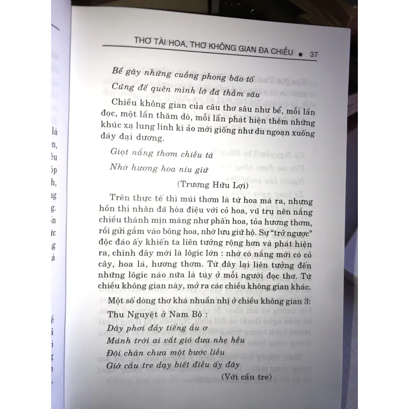 Nghìn câu thơ tài hoa Việt Nam  700666