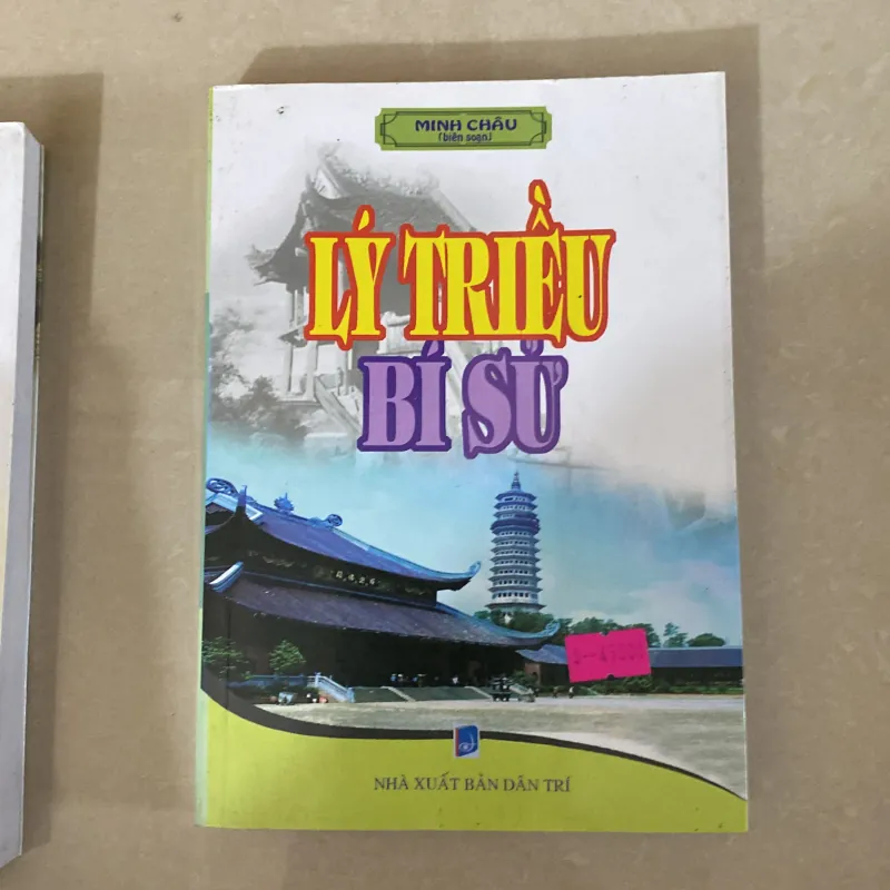 Lý triểu bí sử 1032603