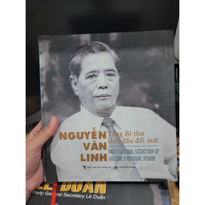 Nguyễn Văn Linh Tổng Bí thư đầu đổi mới - Sách ảnh 718647