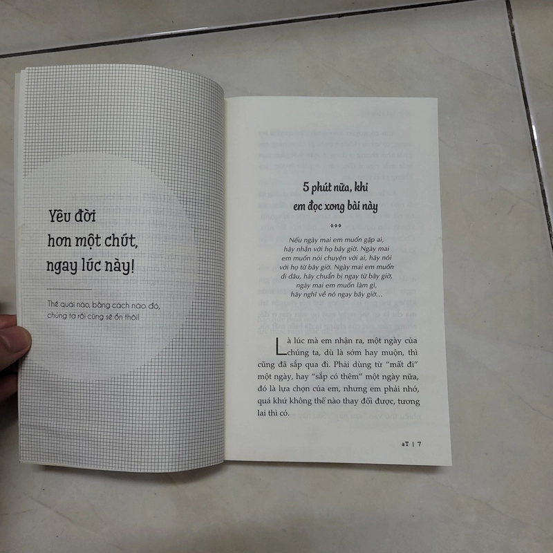 Sách Hiện tại kiên trì tương lai kiên cố 453341