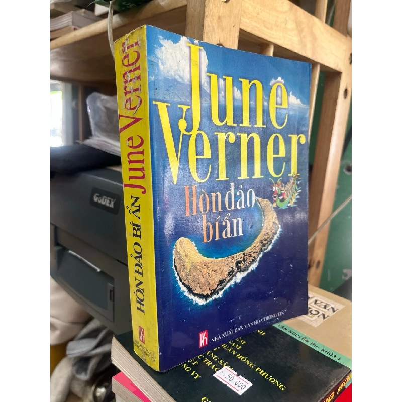 Hòn đảo bí ẩn - June Verner 551367