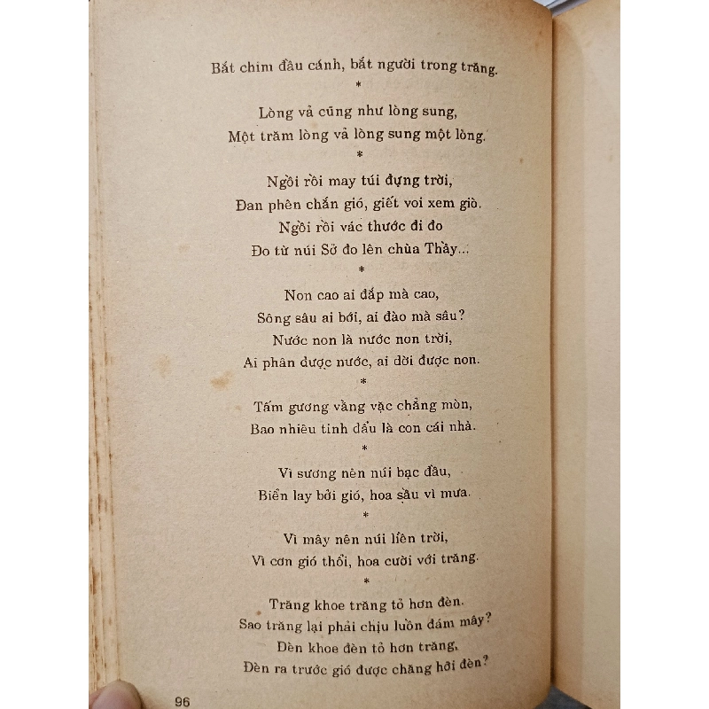 Tục ngữ ca dao dân ca Việt Nam - Vũ Ngọc Phan 128498