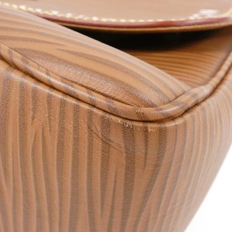 Túi đeo chéo Louis Vuitton Epi XL Montsouris M23097 - Hàng hiệu Chính hãng 801775