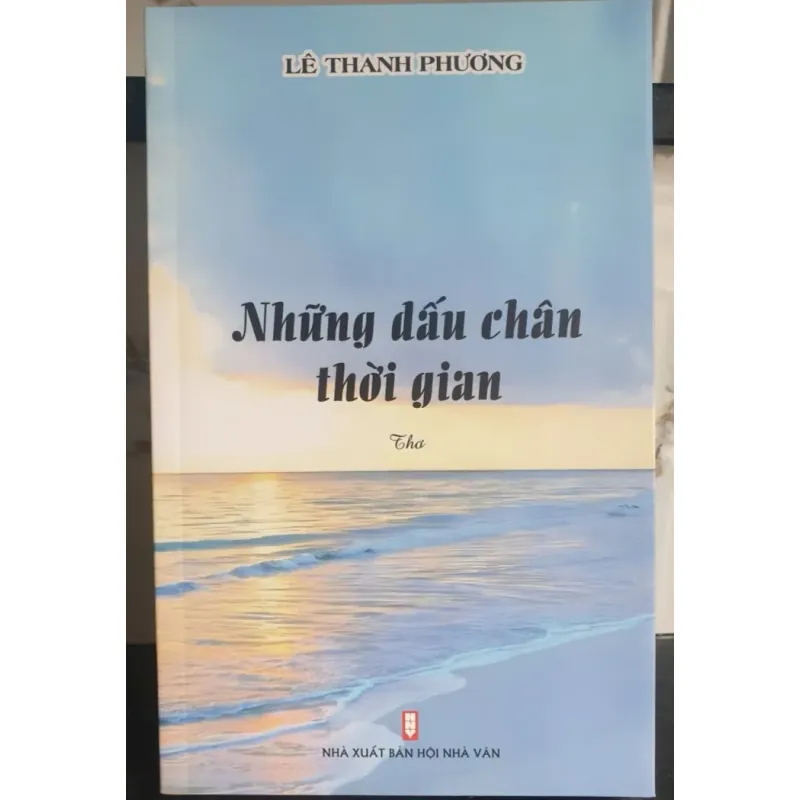 Sách Những dấu chân thời gian - Lê Thanh Phương 1006243